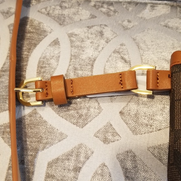 Michael Kors Belt Bag MK Signature Fanny Pack - Picture 3 of 8